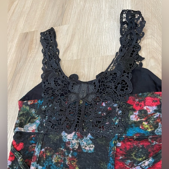NWT- FREE PEOPLE Floral Tight Fit Dress with Lace Bodice & Straps. Size XS - Picture 5 of 12